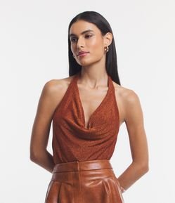 Blusa Cropped Sem Manga com Decote Franzido e Fio Metalizado