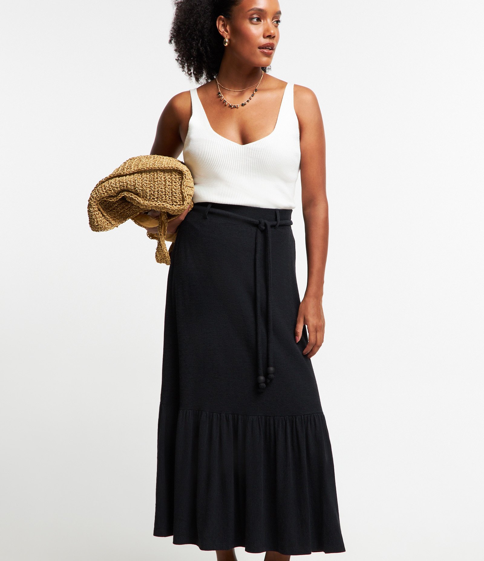 Saia Midi em Malha Viscose com Cinto Cordão e Texturas Preto 2