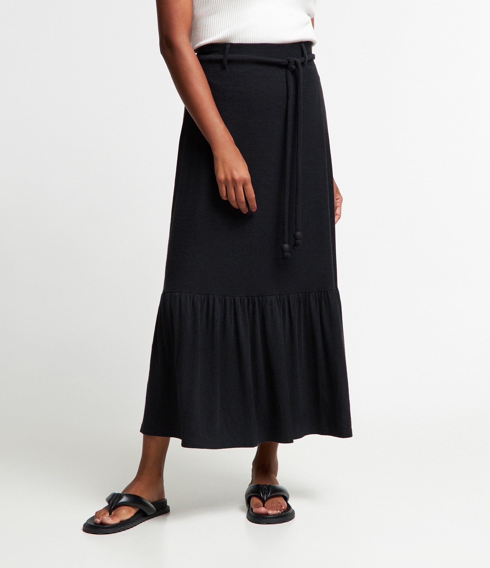 Saia Midi em Malha Viscose com Cinto Cordão e Texturas Preto 3