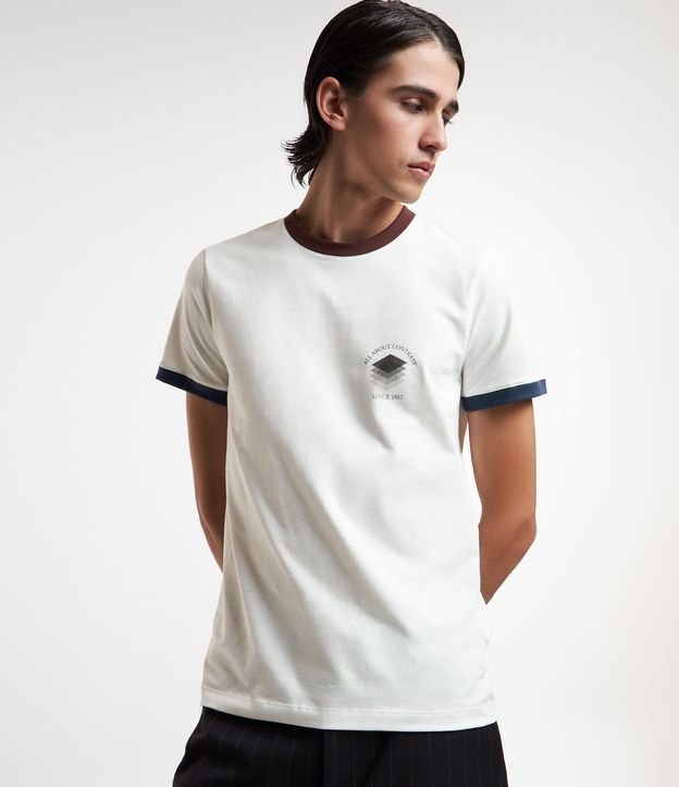 Camiseta em Algodão com Contraste na Gola e Manga