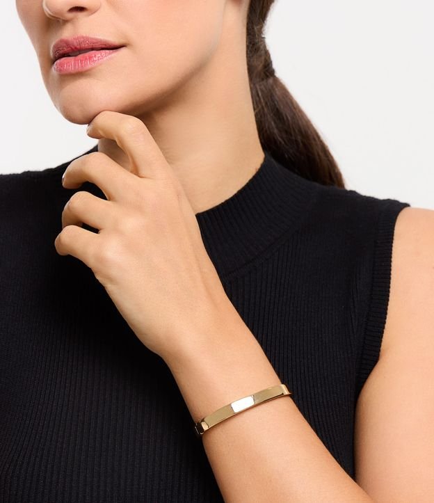 Bracelete Rígido Oval com Mola