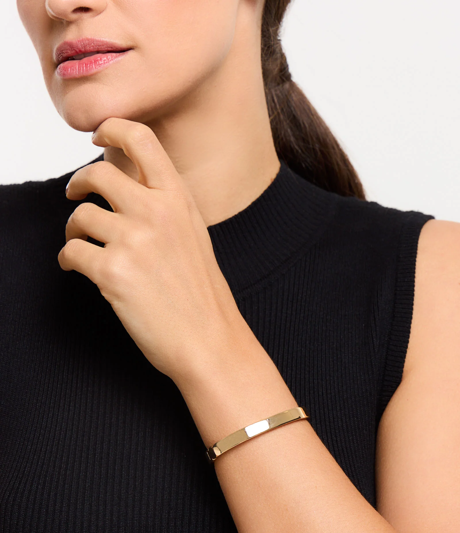 Bracelete Rígido Oval com Mola Dourado 1