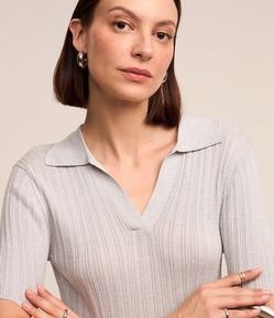 Blusa em Viscose com Texturas e Detalhe em Fio Metalizado