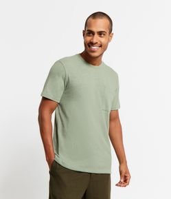 Camiseta Manga Curta em Flamê com Bolso
