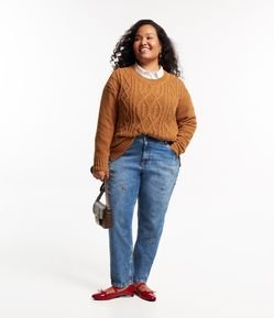 Calça Mom em Jeans com Bordado de Florzinhas Curve & Plus Size