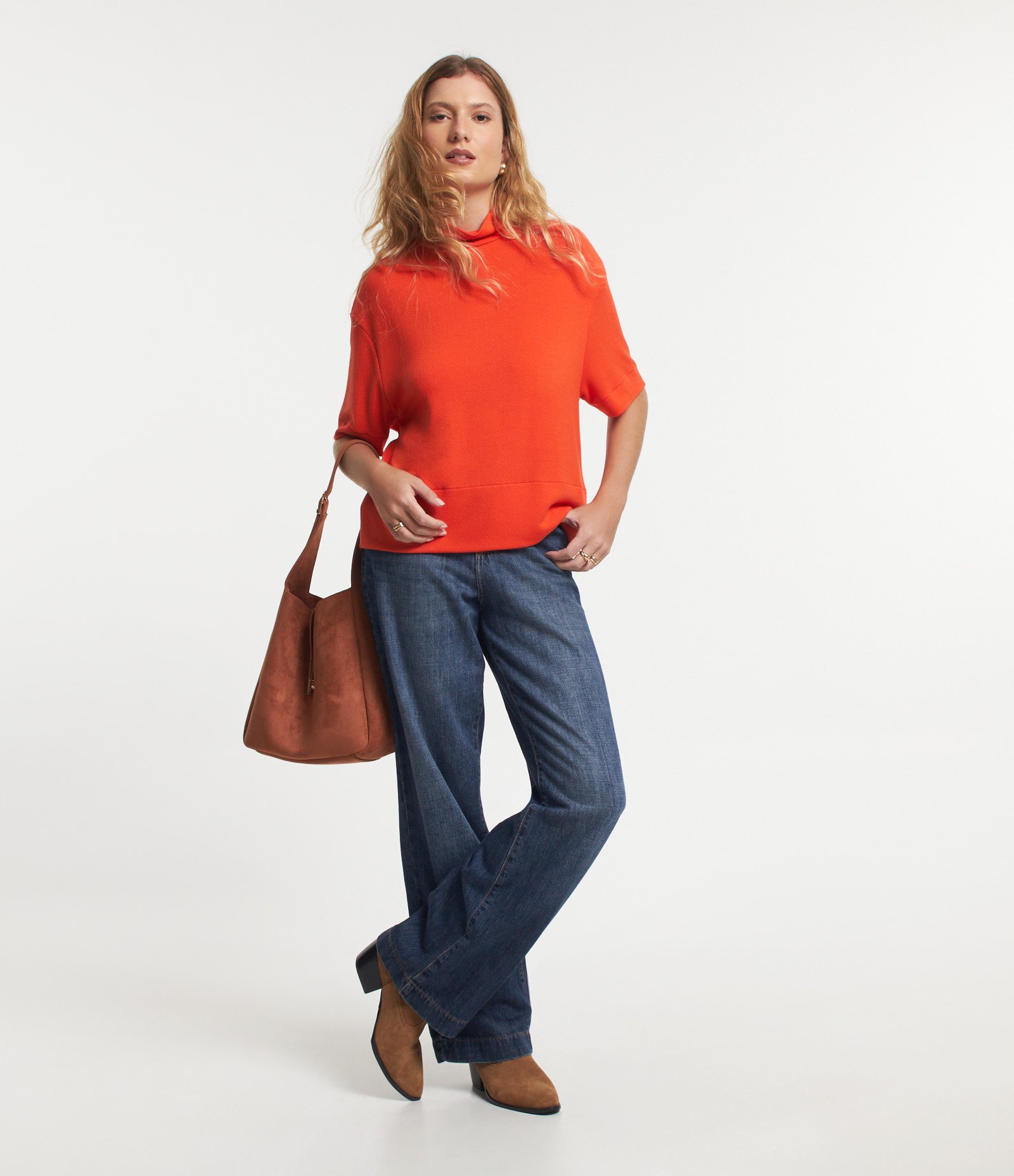 Blusa em Viscose com Gola Alta e Barra Larga Laranja 3