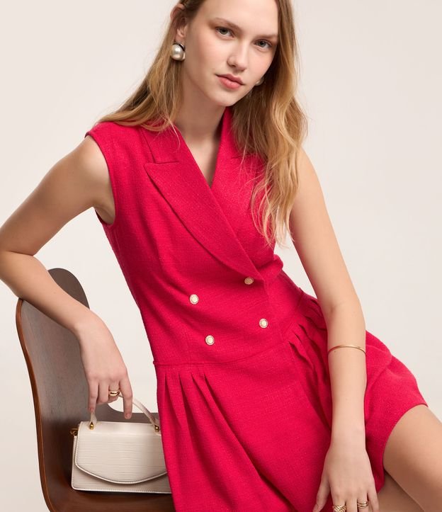 Vestido Curto em Tweed com Gola Lapela e Abotoamento