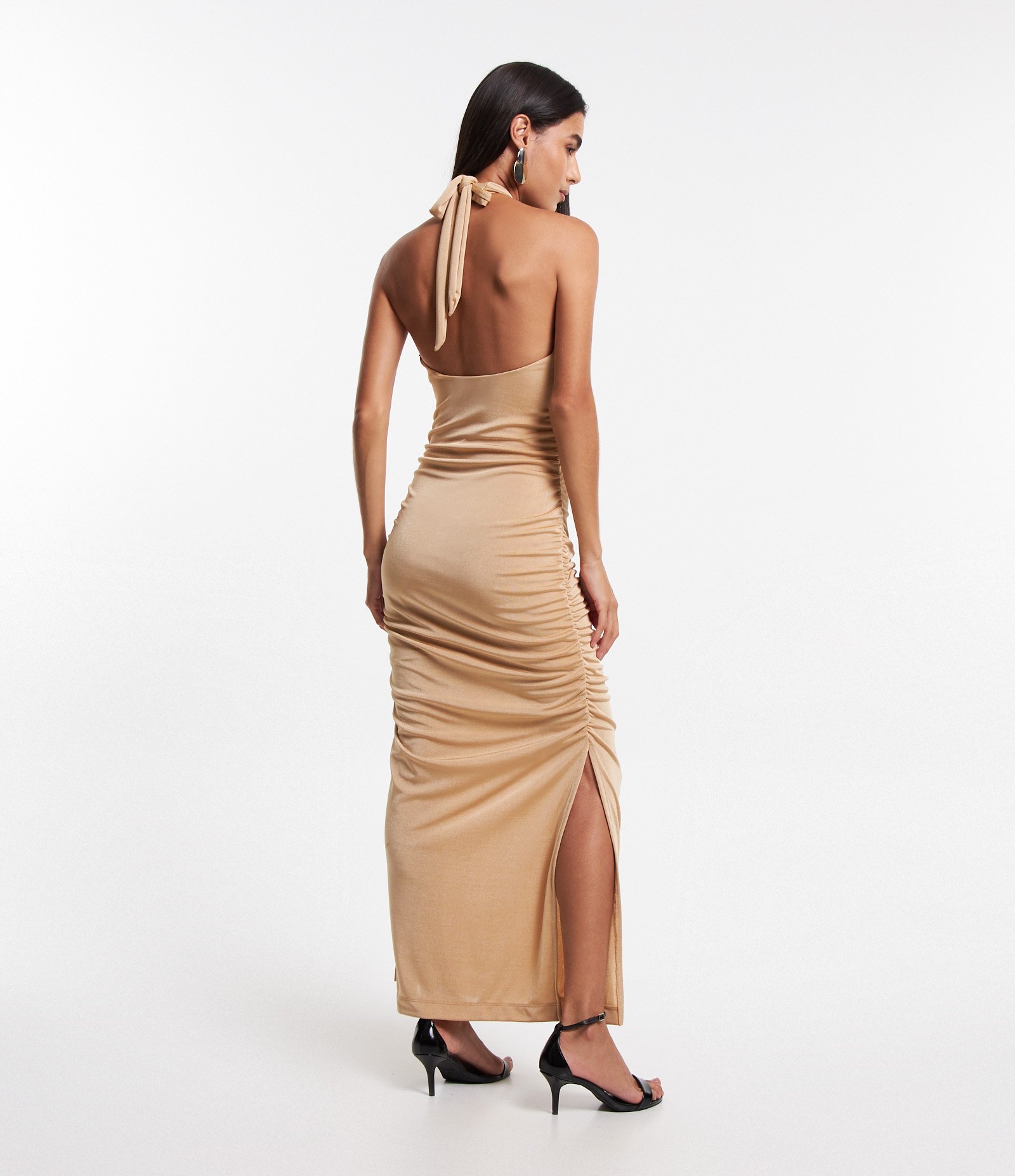 Vestido New Midi com Leve Brilho e Decote Halter Bege 3