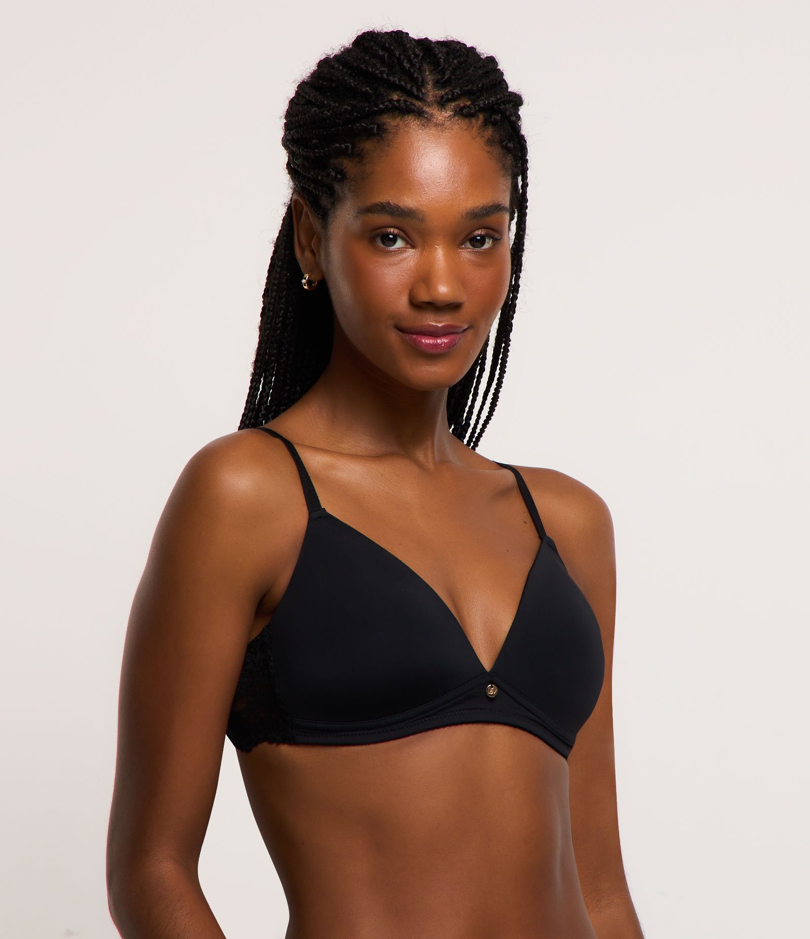 Sutiã Bojo Triangular em Poliamida com Detalhe Rendado Preto 1