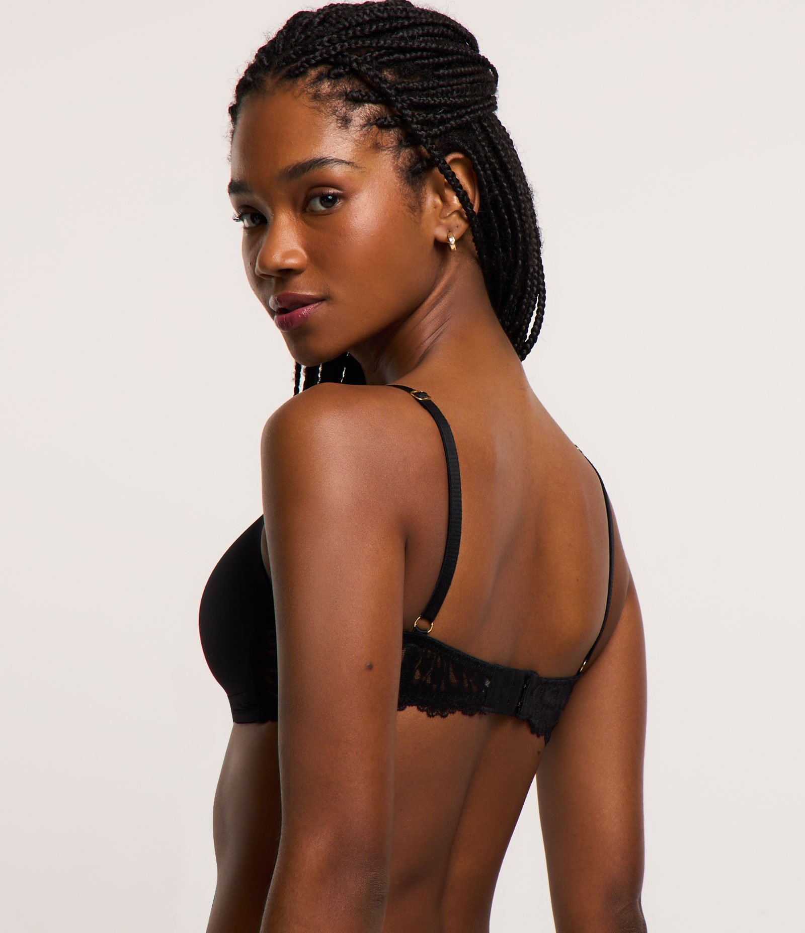 Sutiã Bojo Triangular em Poliamida com Detalhe Rendado Preto 3