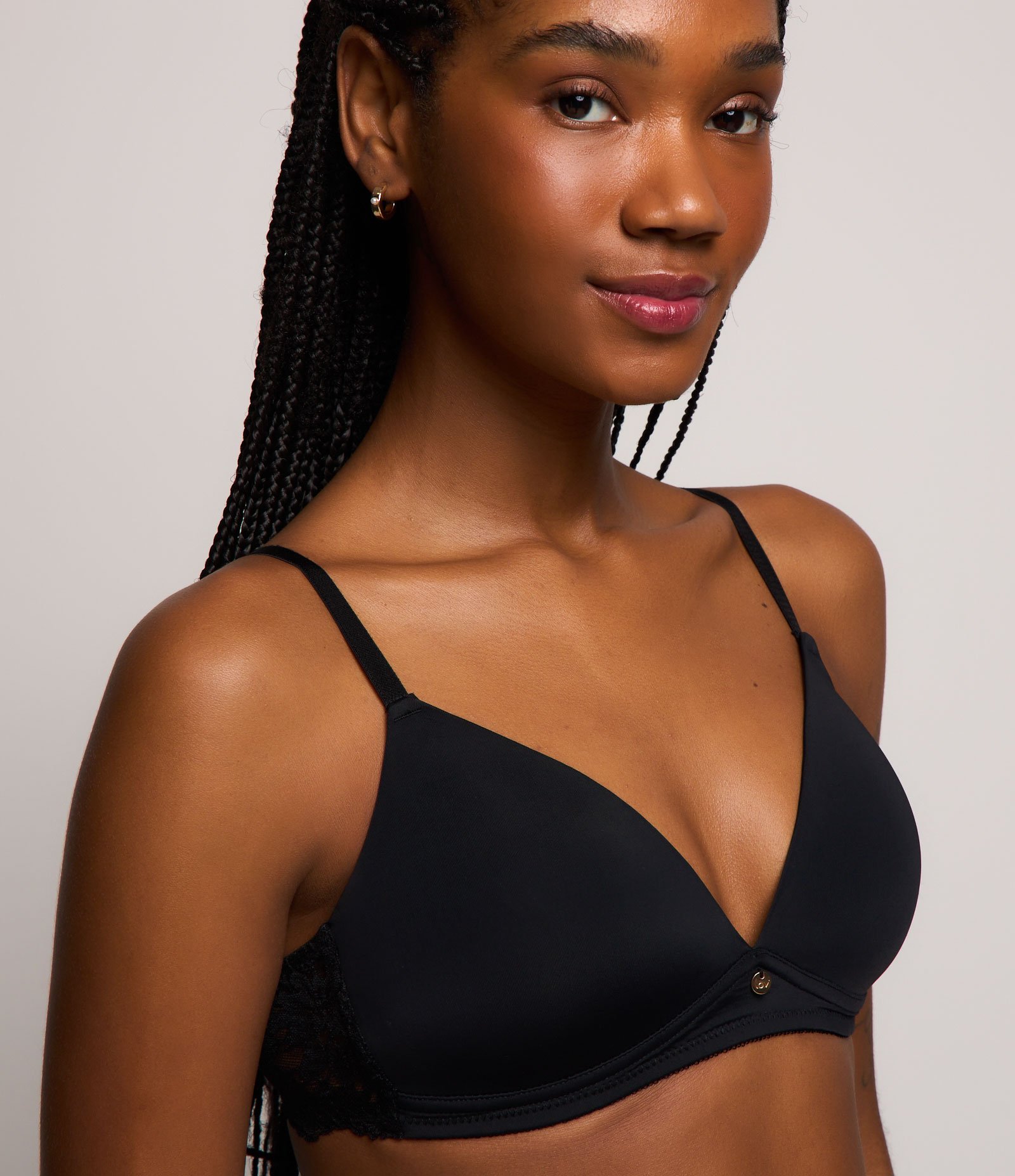 Sutiã Bojo Triangular em Poliamida com Detalhe Rendado Preto 4