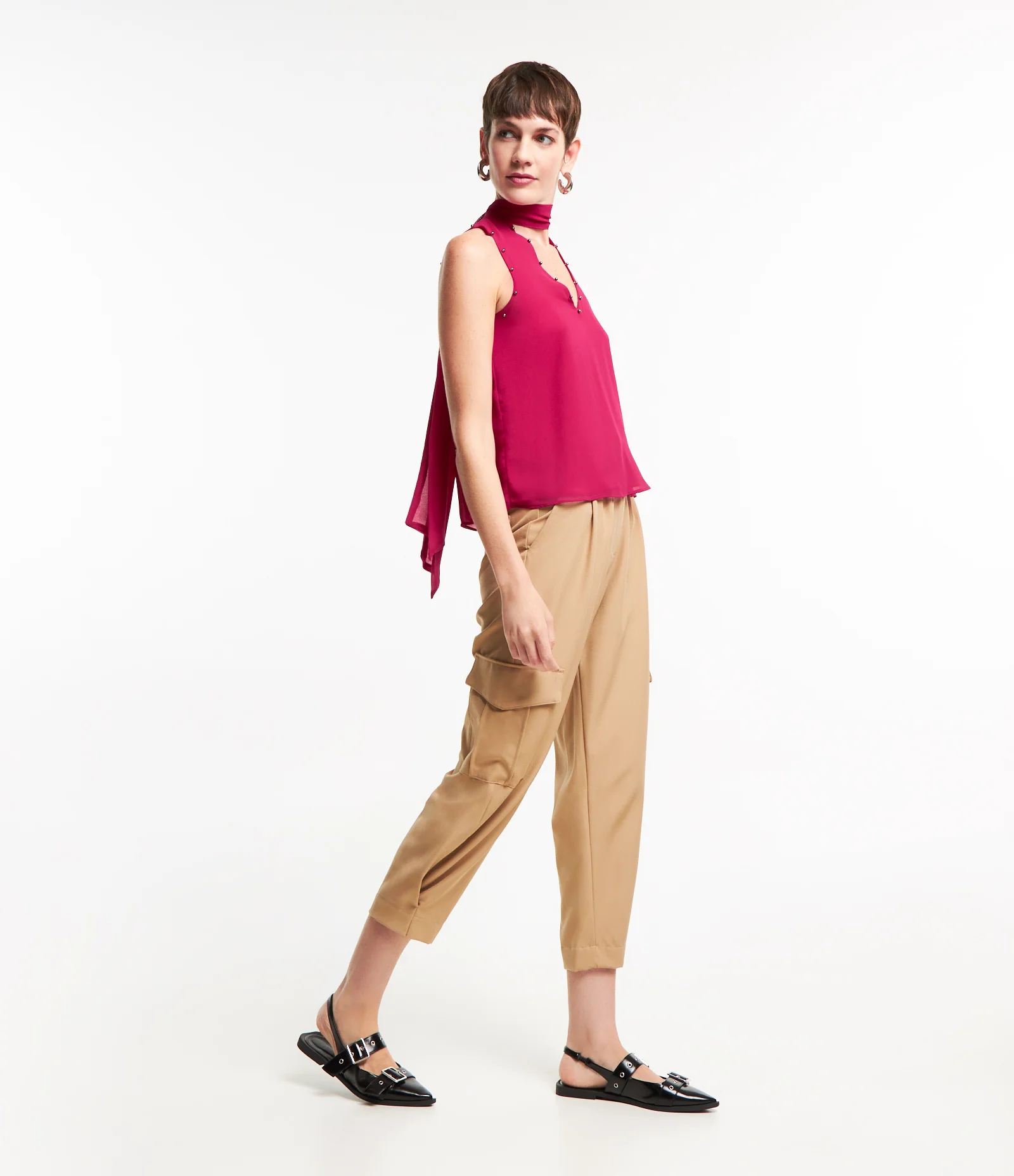 Blusa em Chiffon com Tachinha e Amarração na Gola Vermelho 2