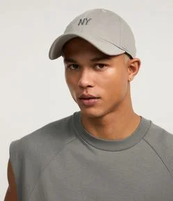 Boné Aba Curva em Sarja com Bordado New York Minimal