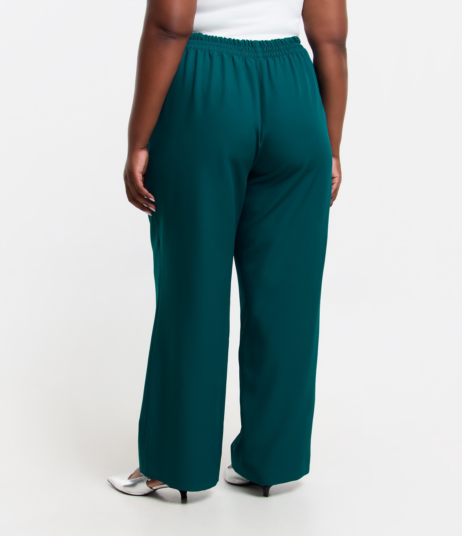 Calça Wide Leg Alfaiataria com Bolsos Embutidos Curve & Plus Size Verde 3