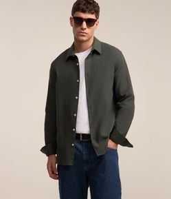 Camisa Regular com Textura Maquinetada e Gola Colarinho