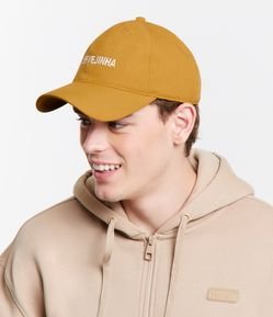 Boné em Sarja com Aba Curva e Bordado Cervejinha