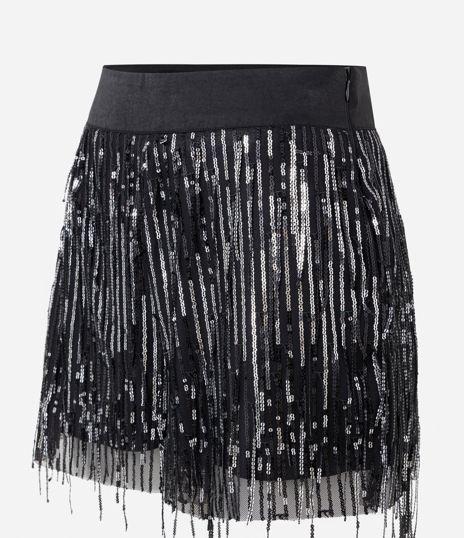 Short Curto com Franjas em Paetê Metalizado e Elástico na Cintura Preto 6