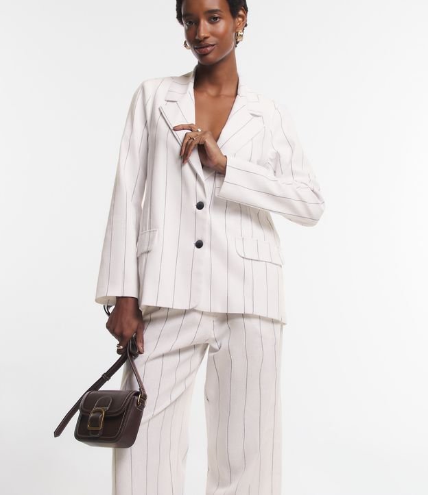 Blazer em Viscolinho com Estampa Risca de Giz