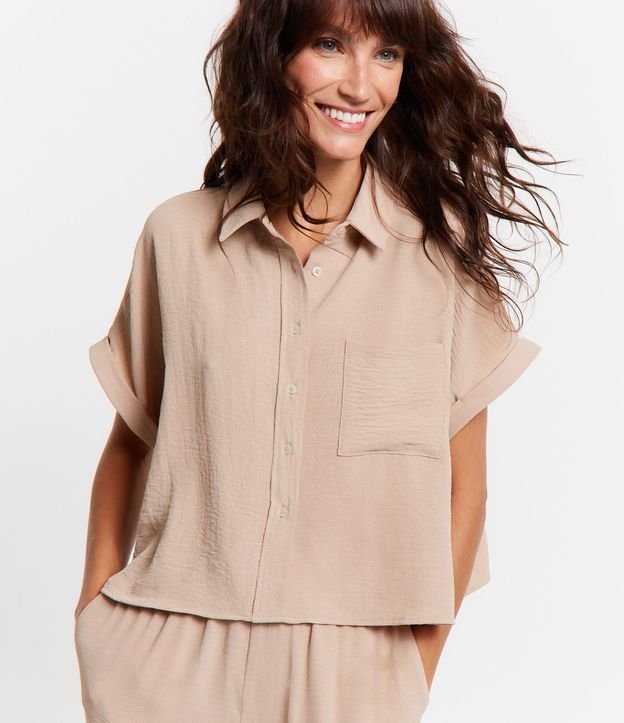 Camisa Alfaiatada Texturizada com Bolsinho Frontal