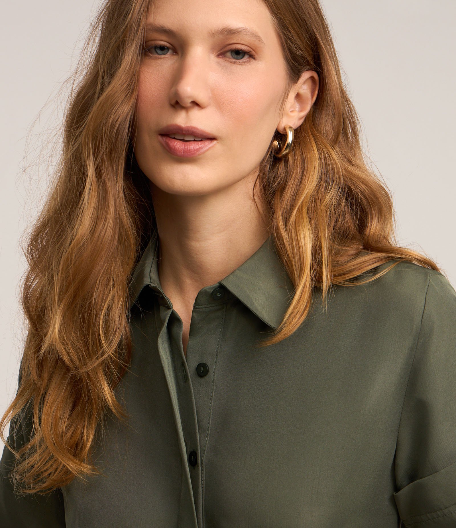 Vestido Midi com Cinto Fivela e Sobra na Manga Verde Oliva 3