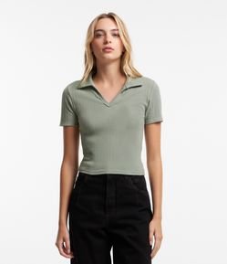 Blusa Cropped em Ribana com Gola Polo
