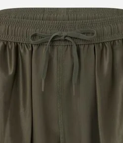 Bermuda Esportiva com Cordão Interno e Lettering Refletivo