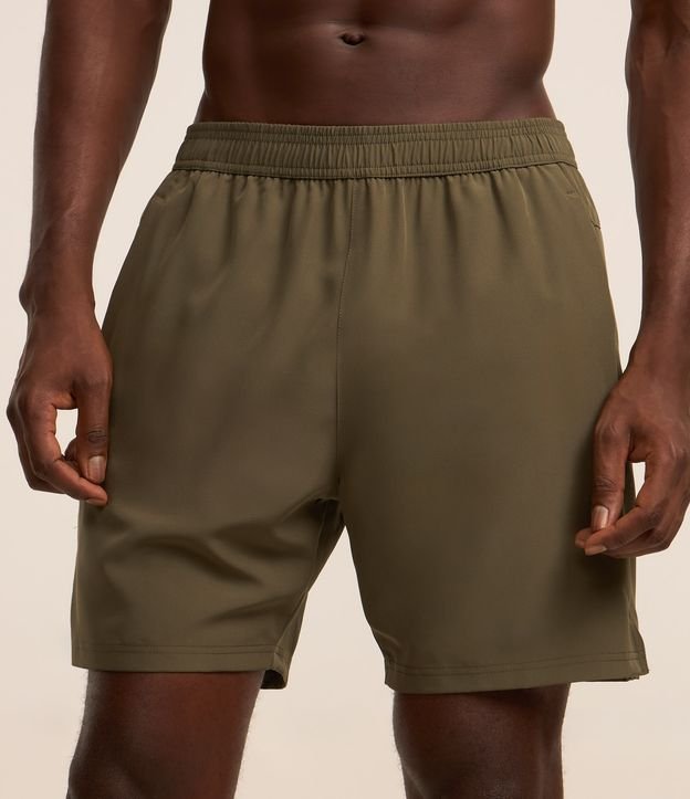 Bermuda Esportiva com Cordão Interno e Lettering Refletivo