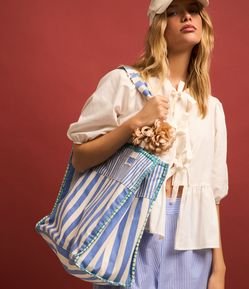 Bolsa de Praia Grande com Estampa Listrada e Tassel