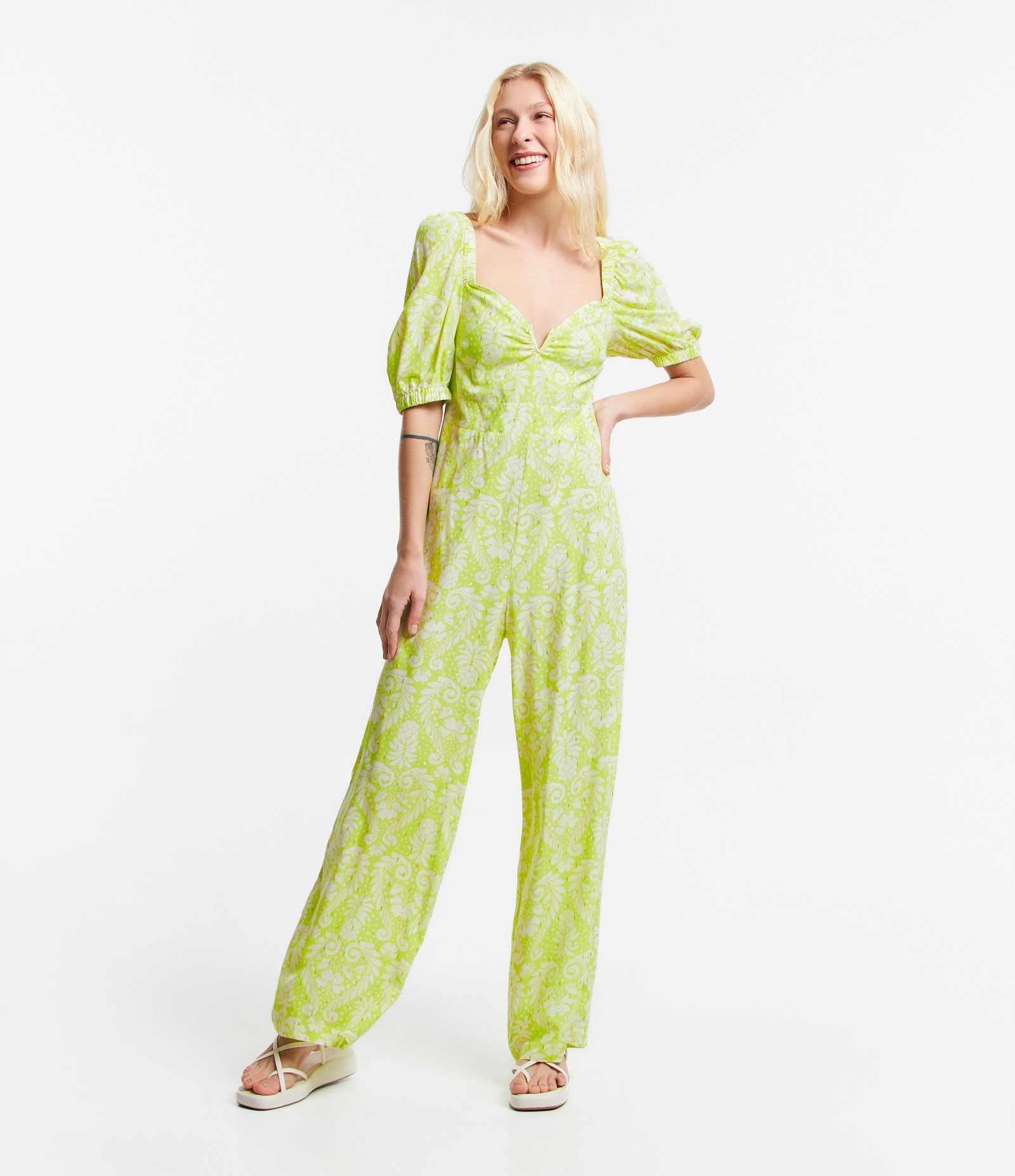 Macacão Longo em Viscose com Lastex e Estampa Tropical Verde 1