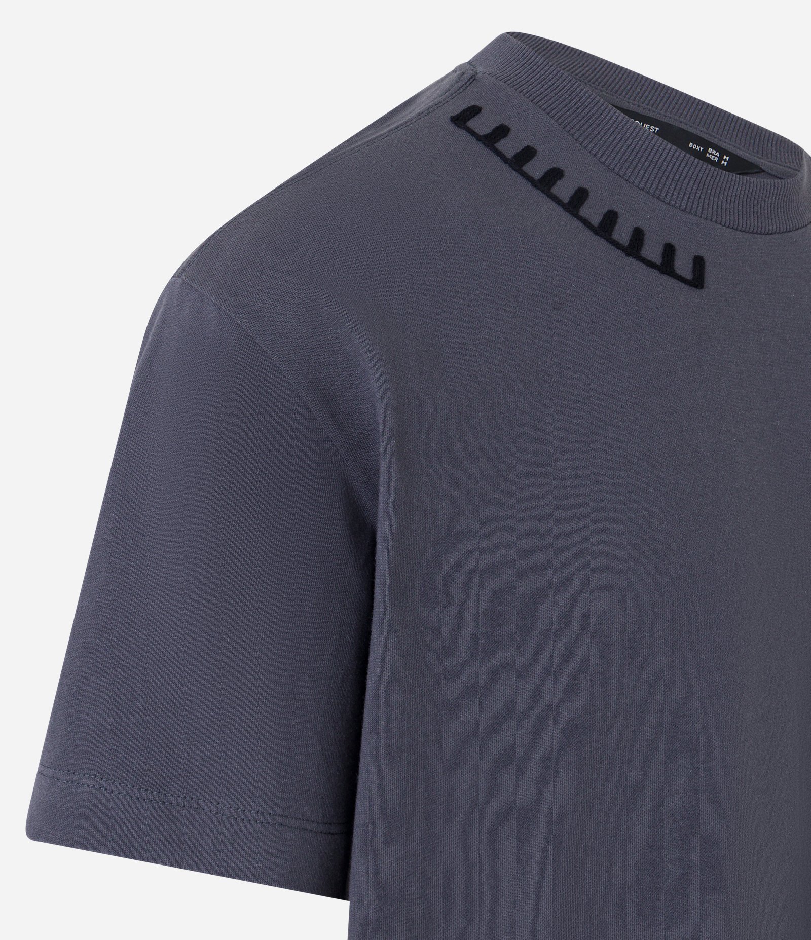 Camiseta em Algodão com Bordado Pespontos Cinza 3