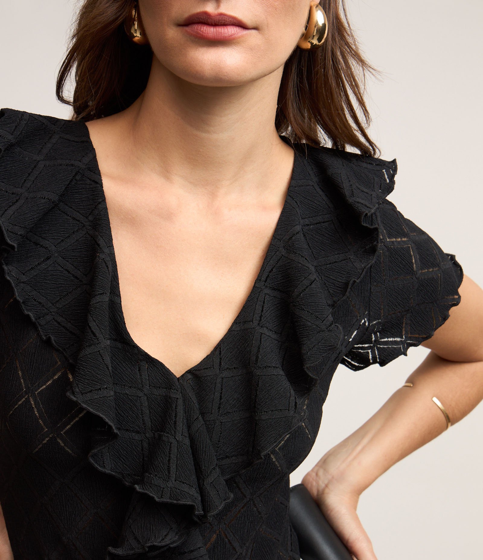 Blusa com Babado Jabô no Decote e Padronagem Geométrica Texturizada Preto 1