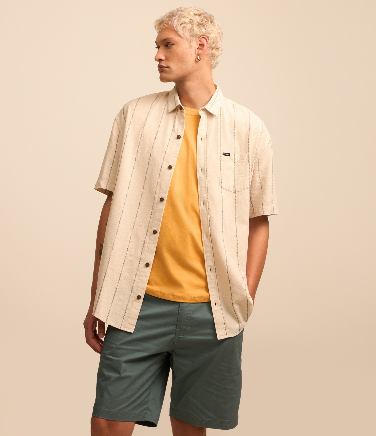 Bermuda com Textura no Cós e Cordão Interno Azul 2