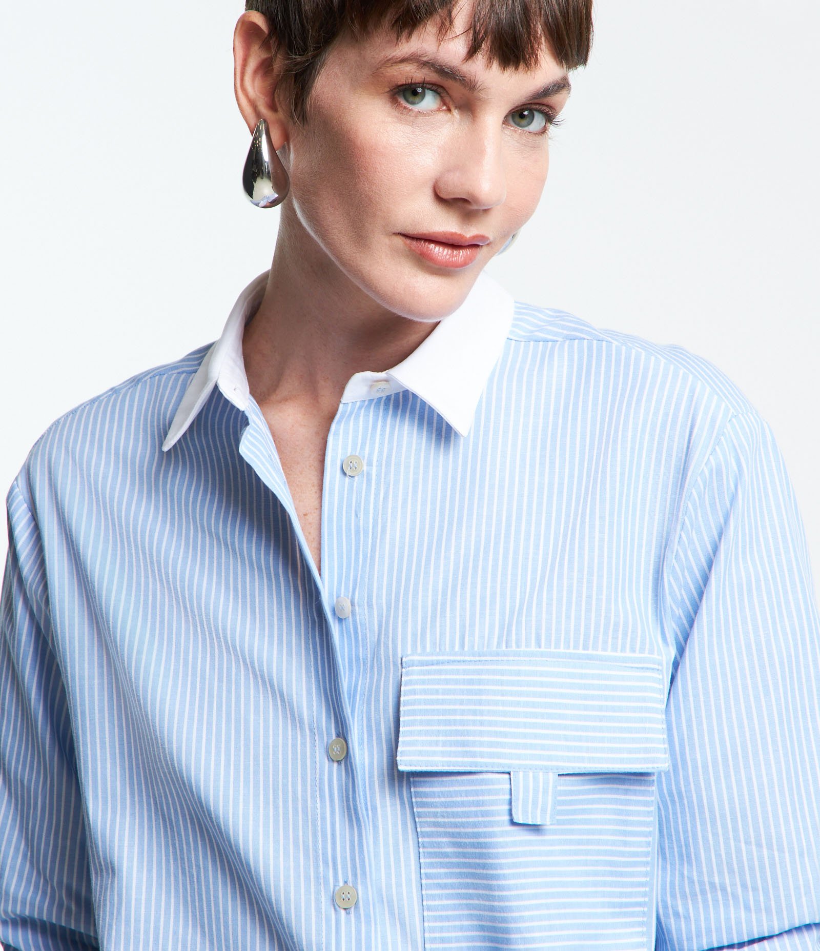 Camisa em Tricoline com Gola Contrastante e Estampa Listrada Azul/ Branco 3