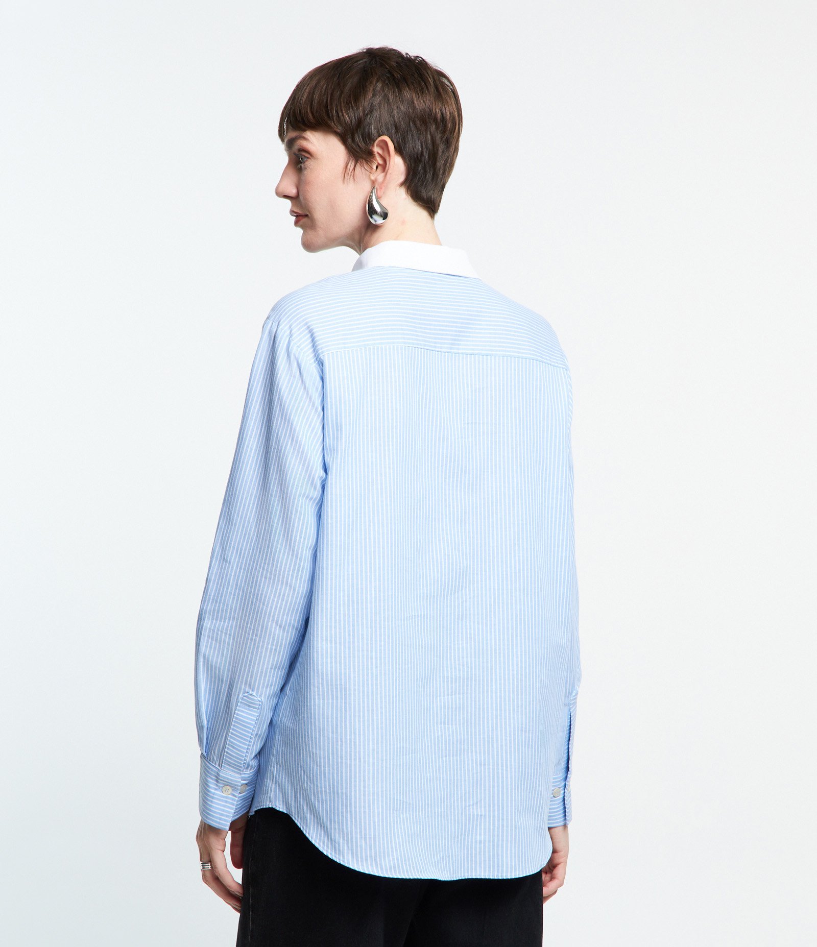 Camisa em Tricoline com Gola Contrastante e Estampa Listrada Azul/ Branco 4
