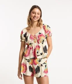 Blusa Ombro a Ombro em Viscolinho com Araras Estampadas