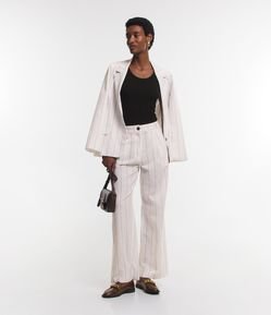 Calça Reta em Viscolinho com Listras Risca de Giz