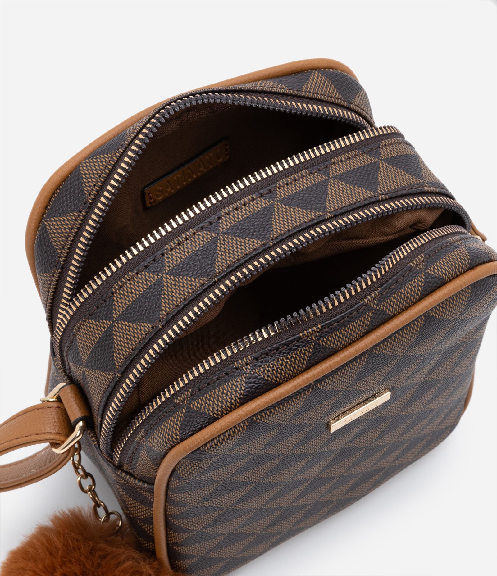 Bolsa Transversal Pequena com Abertura Dupla e Pompom Marrom 5