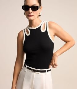 Blusa sem Manga em Ribana com Detalhe Vazado no Ombro