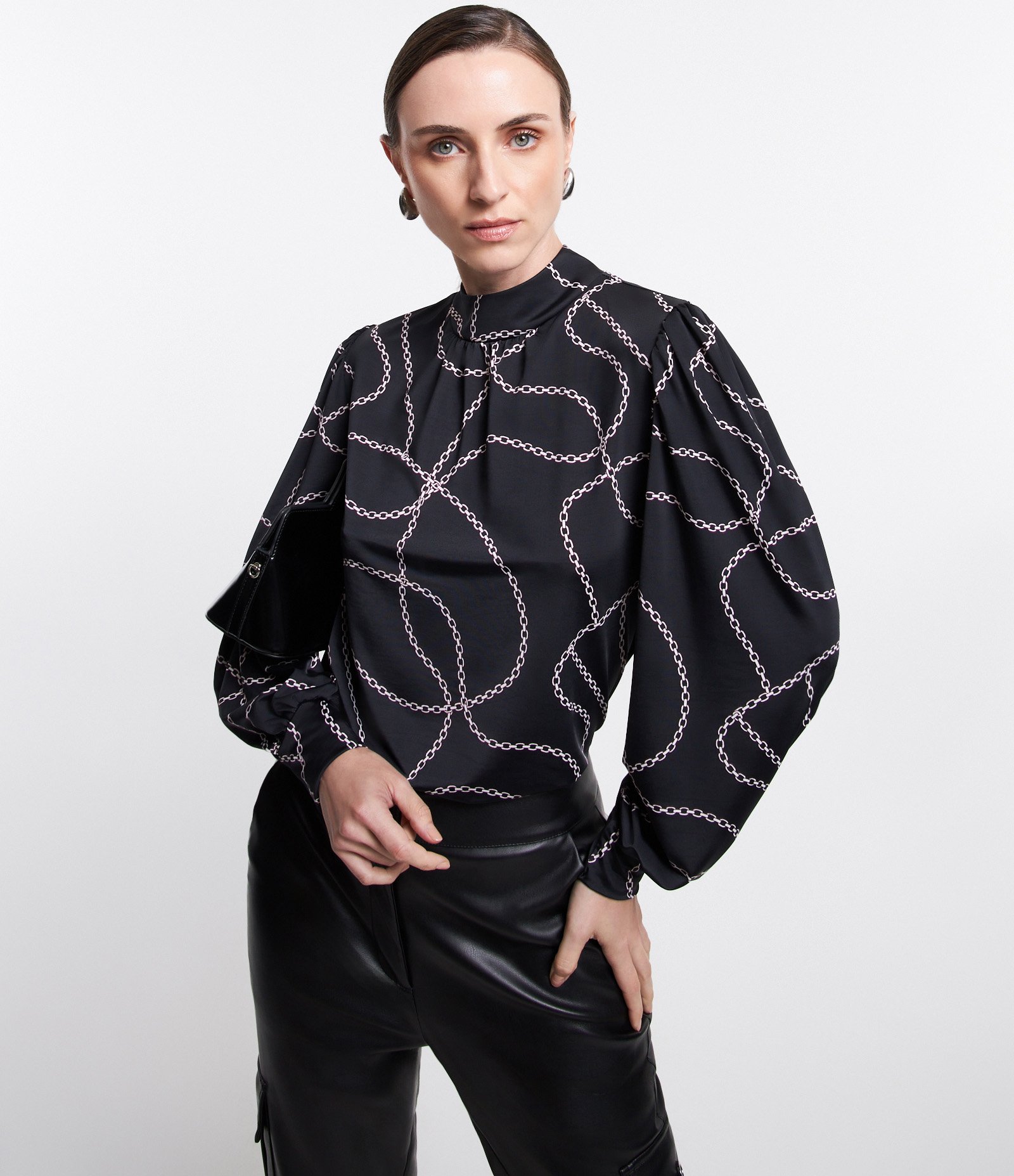 Blusa em Jersey com Manga Bufante e Estampa Correntes Preto 3