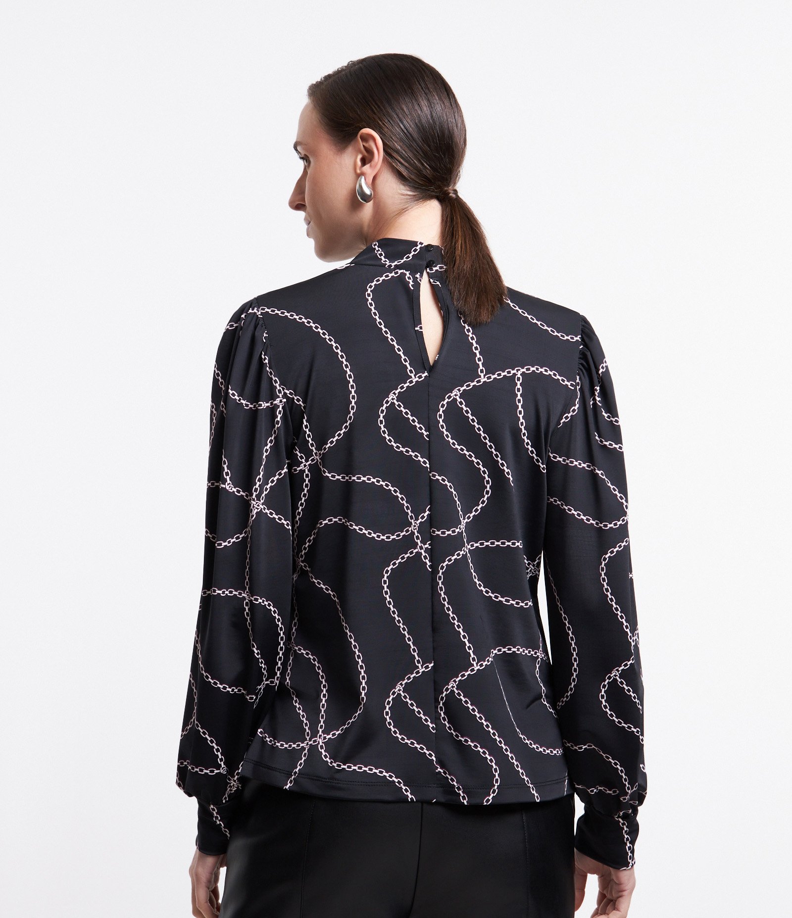 Blusa em Jersey com Manga Bufante e Estampa Correntes Preto 4