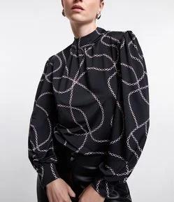 Blusa em Jersey com Manga Bufante e Estampa Correntes