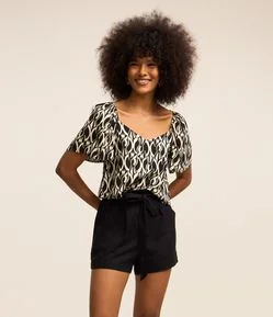 Blusa em Viscose e Linho com Manga Ampla e Estampa Tucanos