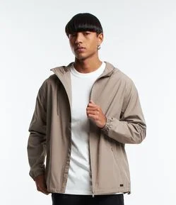 Jaqueta Quebra Vento com Capuz e Bolso de Zíper Fusionado