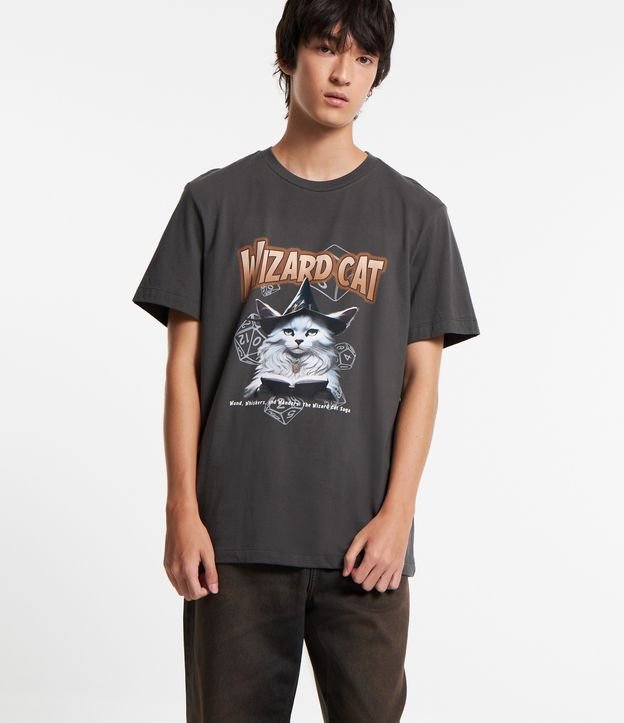 Camiseta Comfort em Meia Malha com Estampa Wizard Cat