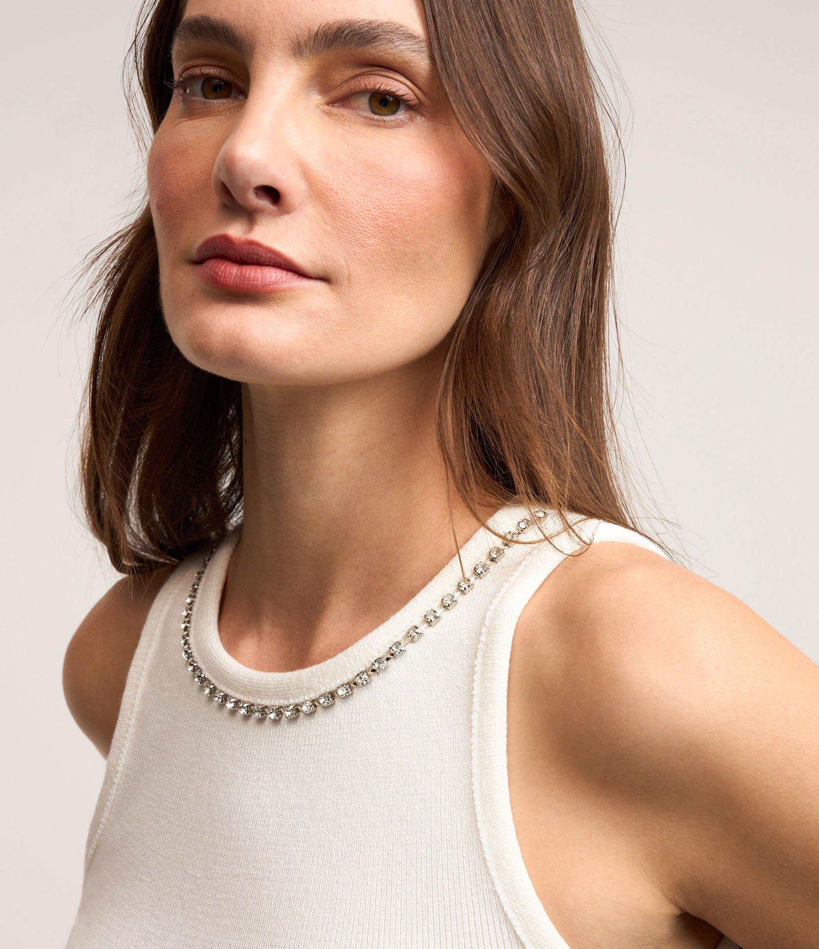 Blusa em Viscose com Detalhe de Strass na Gola Branco Neve 1