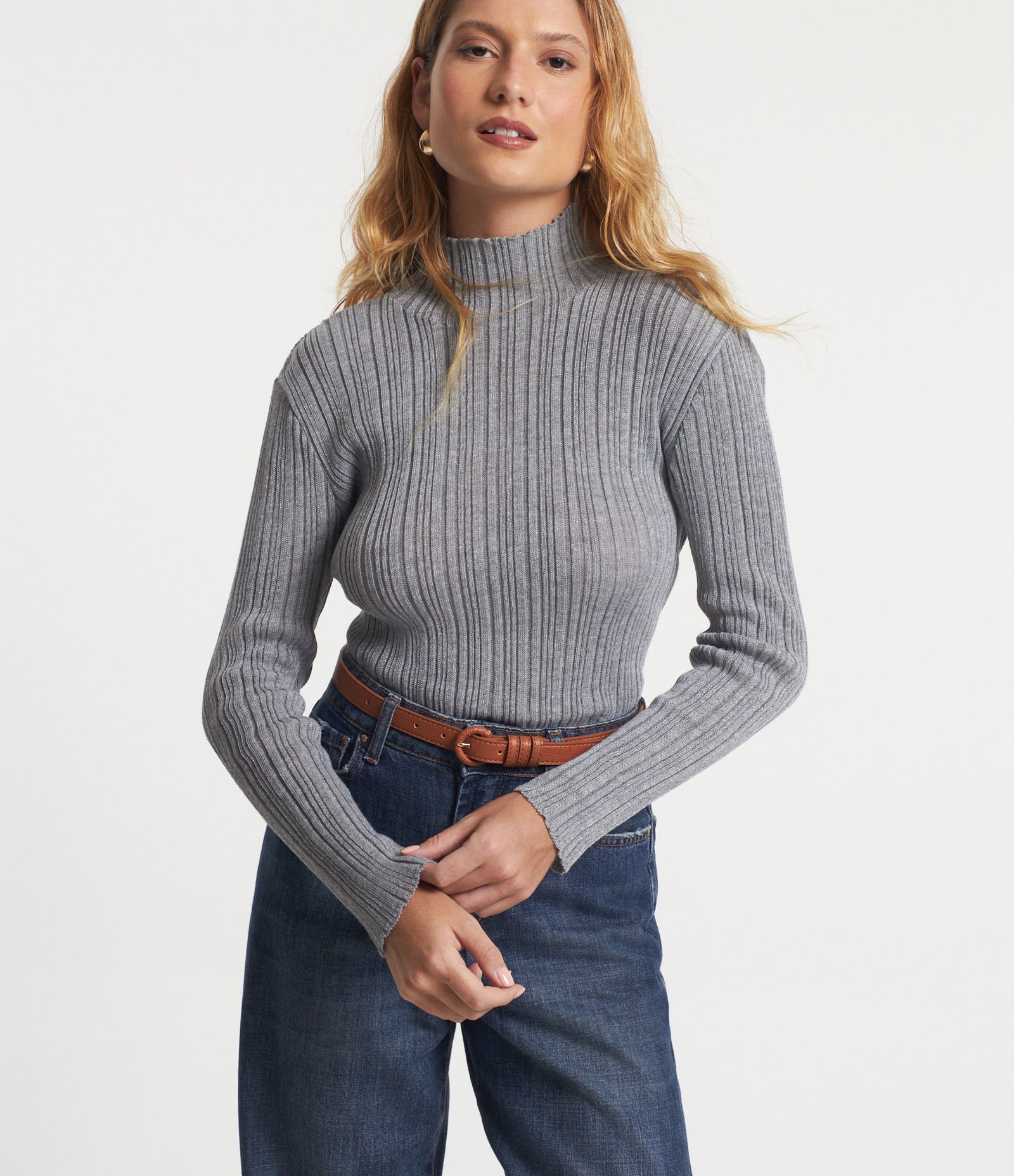 Blusa em Viscolinho com Gola Alta e Textura Canelada Cinza 1