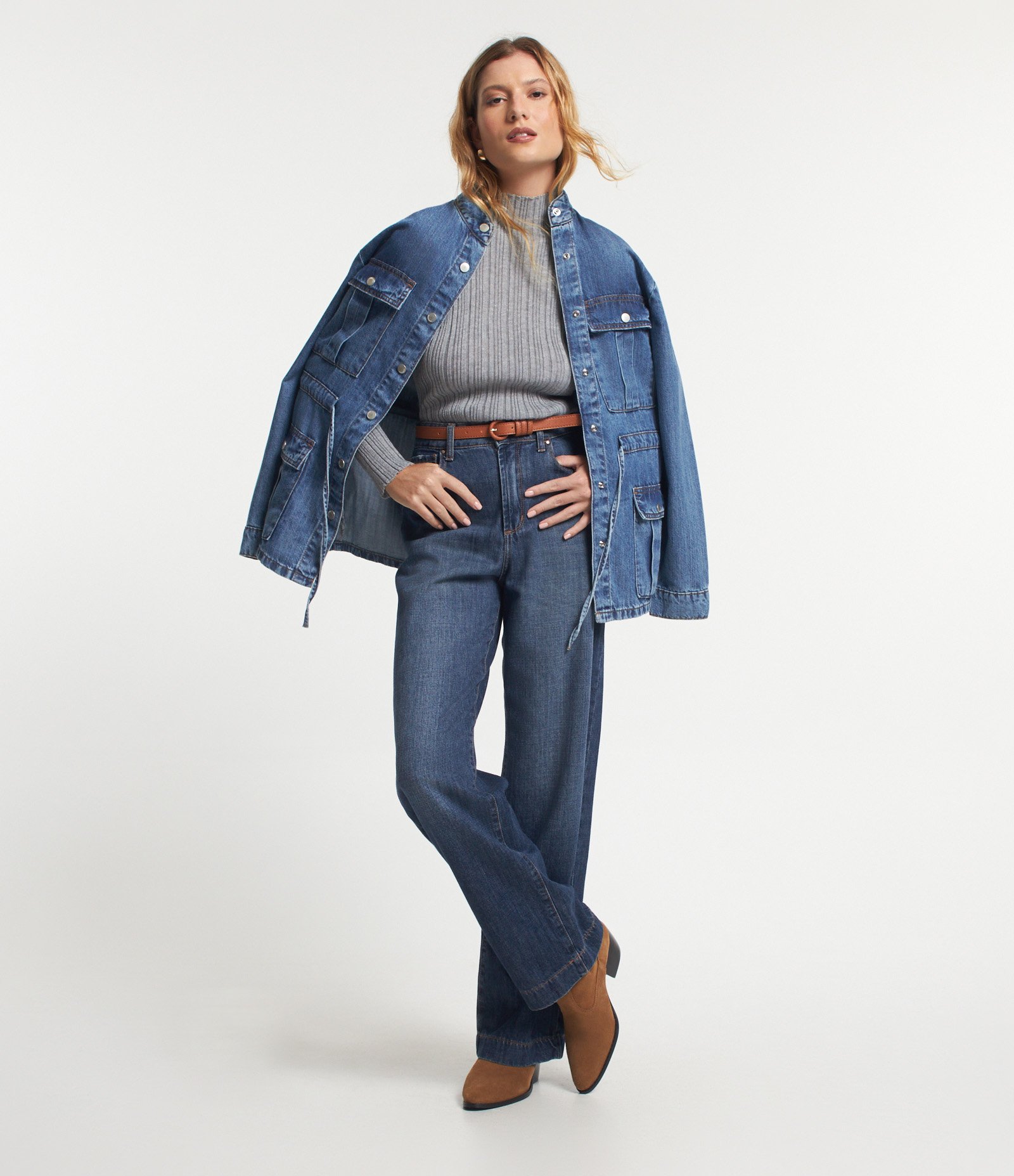 Blusa em Viscolinho com Gola Alta e Textura Canelada Cinza 2