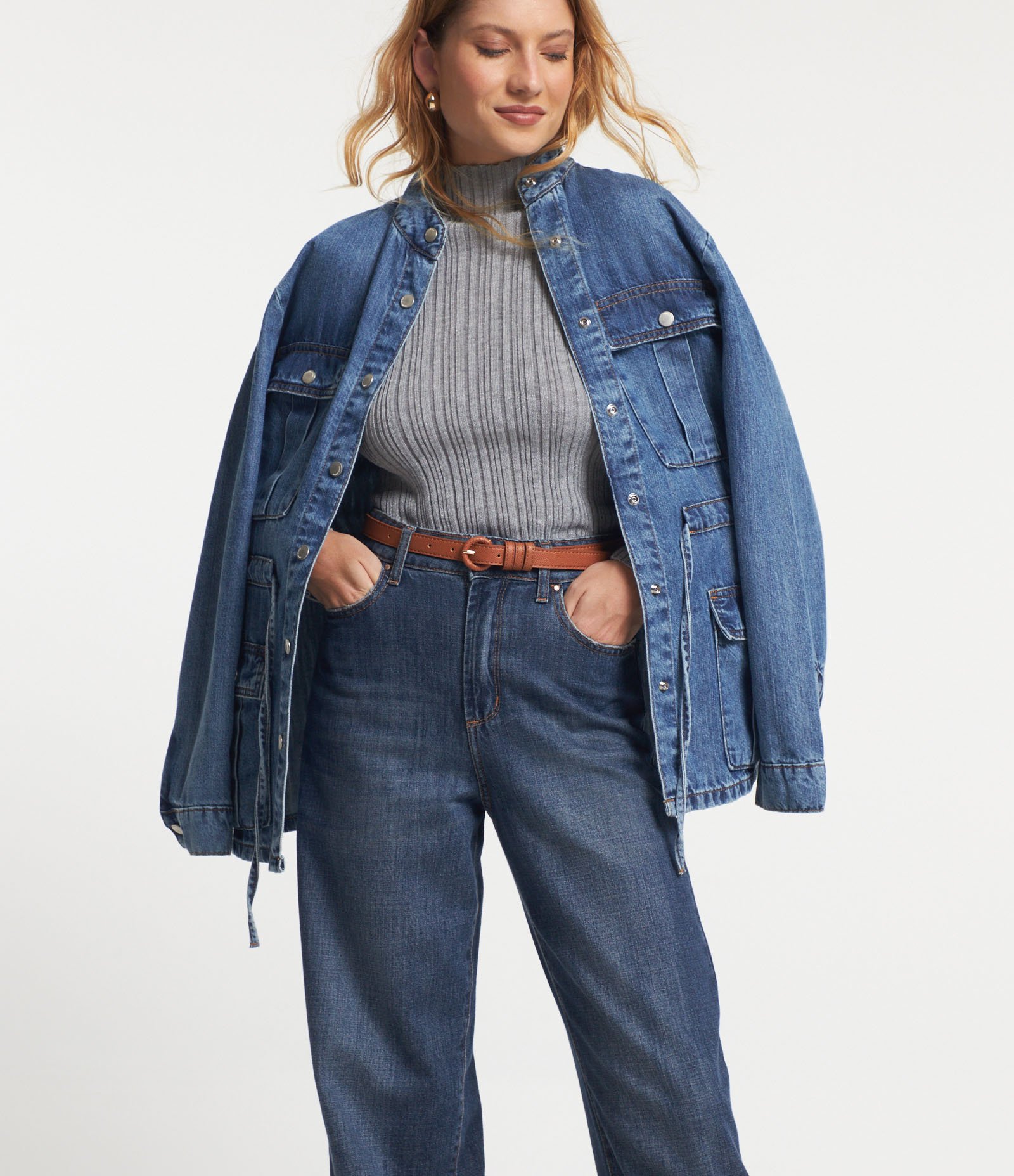 Blusa em Viscolinho com Gola Alta e Textura Canelada Cinza 5