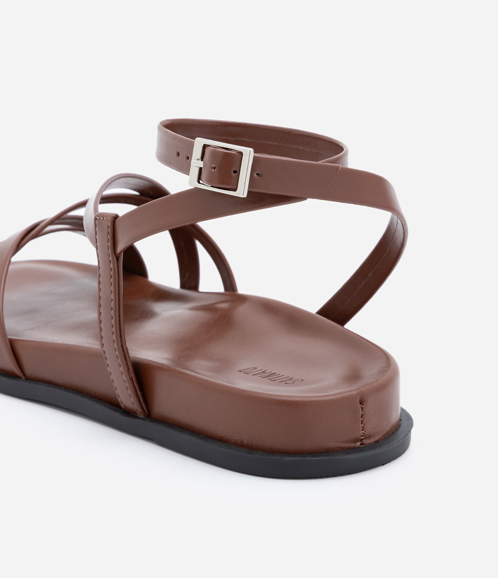 Sandália Rasteira Metalizada com Multi Tiras Cruzadas 3