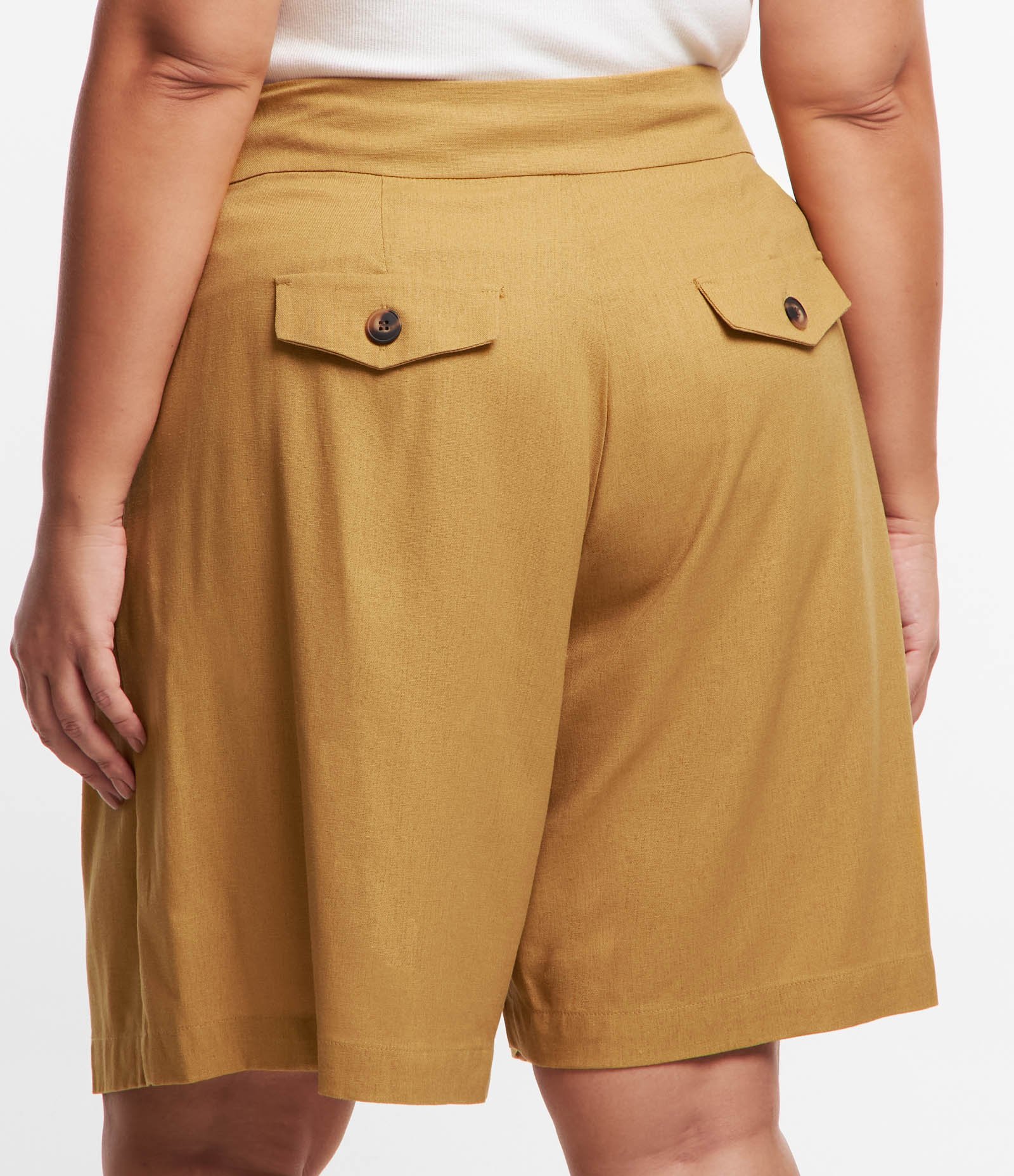 Bermuda Alongada em Linho e Viscose Curve & Plus Size Mostarda 3